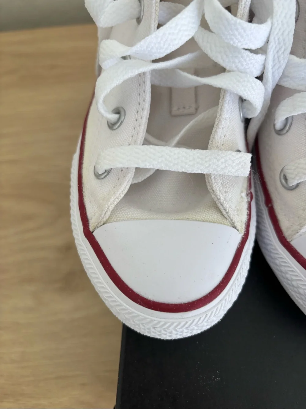 Converse Chuck Taylor All Star High Top Kids Youth Size 12 White Canvas Sneakers